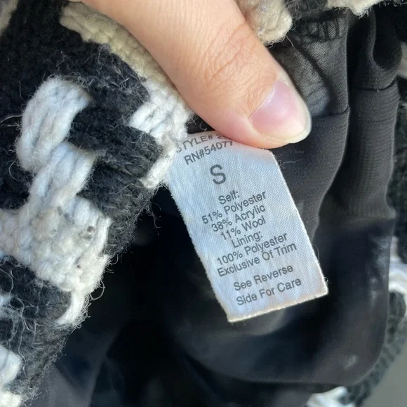 Black and White Houndstooth Sleeveless vest women’s size small - Picture 6 of 13